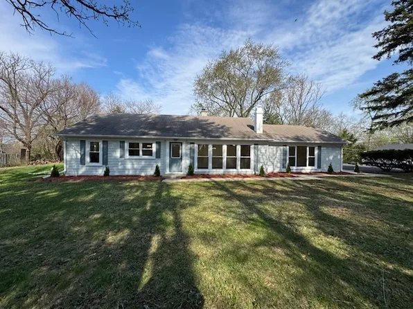 23836 N Echo Lake Rd, Lake Zurich, IL 60047