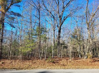 446 Beachwood Dr, Crossville, TN 38558