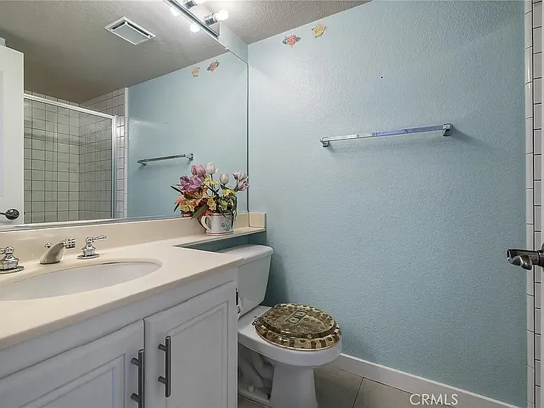 5 bed, 2655 sqft, $950 — Photo 3