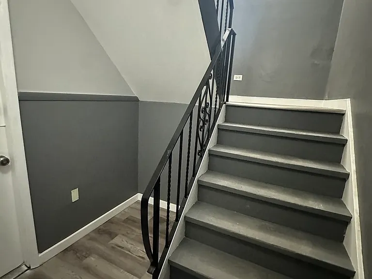 1015 E 150th Pl #3E — Photo 5