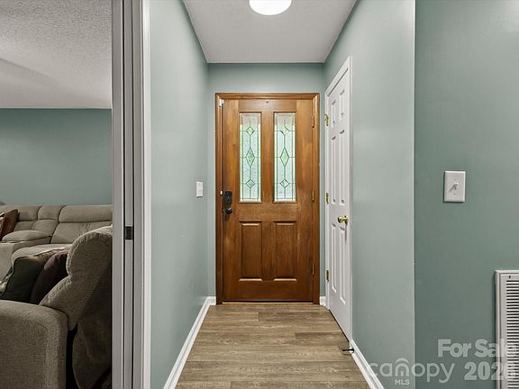 4th image of 1320 Richard Rd