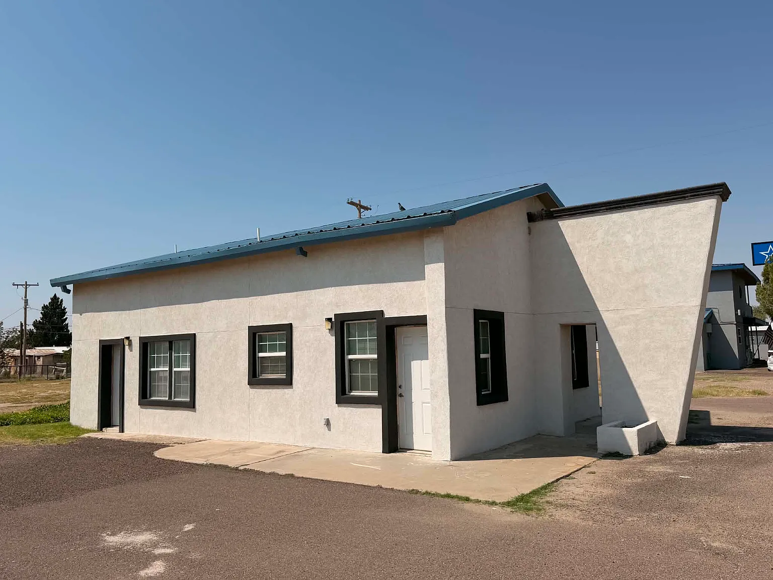 1018 East 3rd Street - 1 — Photo 2