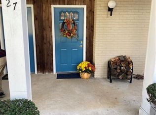 27 Charles St, Milford, CT 06460