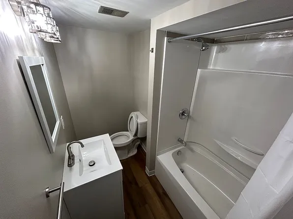 10 Alfred St, Wheeling, WV 26003