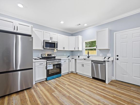 4th image of 617 W 47th St