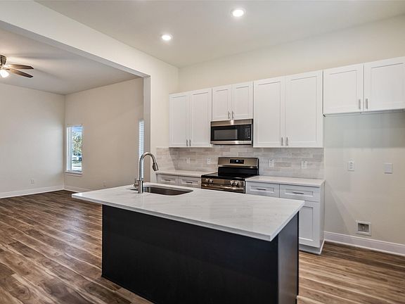 5th image of 408 W Marlin St