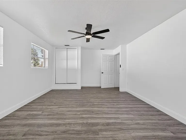 3034 Touraine Ave — Photo 42