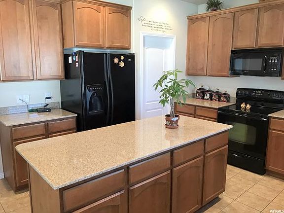 4th image of 3262 W Sanborn Dr