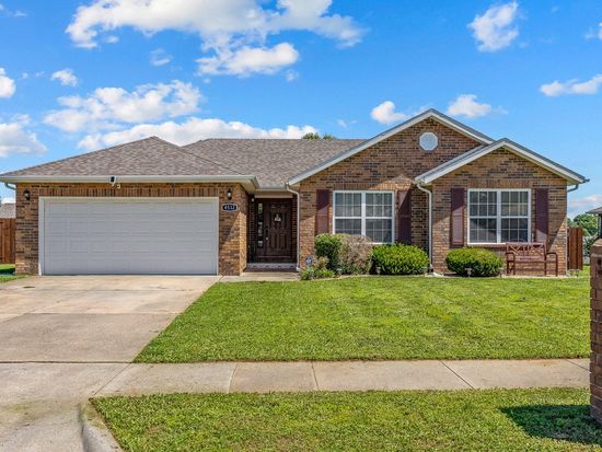 4533 W Bull Run Battle Street, Battlefield, MO 65619