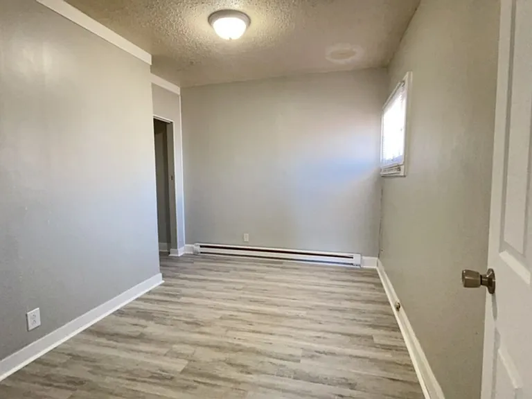 1521 S Mulberry St — Photo 3