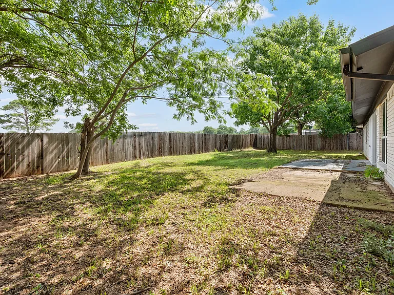 840 Edgehill Dr — Photo 16