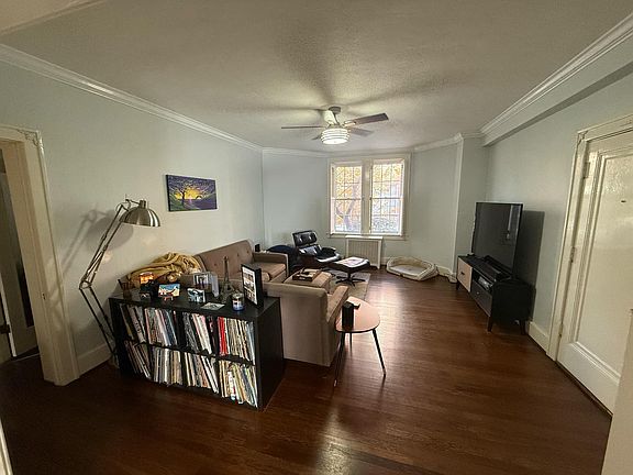 4th image of 828 N Elm St APT E2