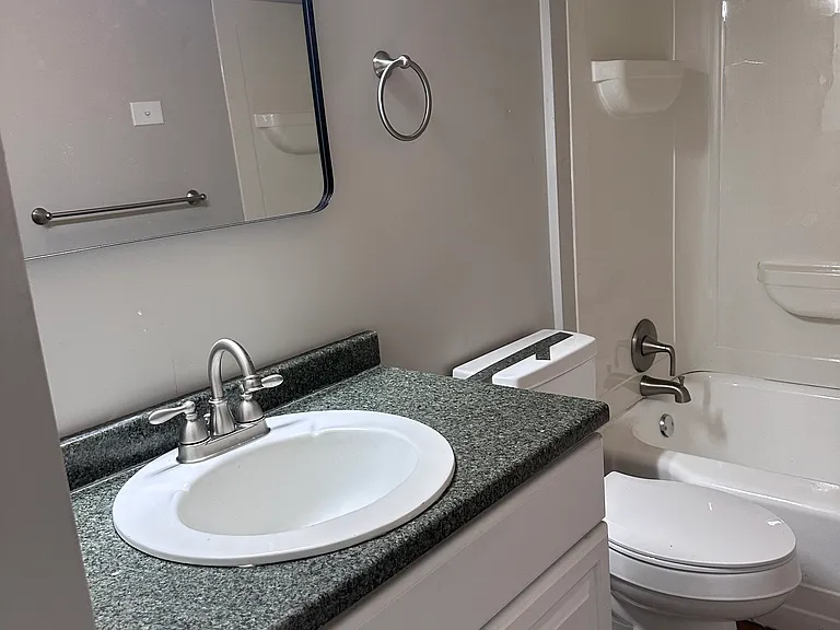 104 Beck Ave — Photo 6