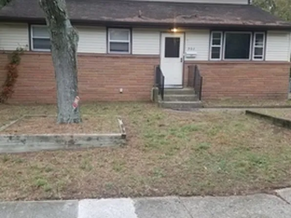 903 Aston Martin Dr, Lindenwold, NJ 08021