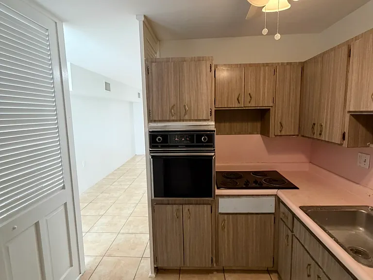 1600 NE 114th St #204 — Photo 12