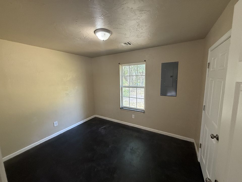 2nd image of 408 W 7th St
