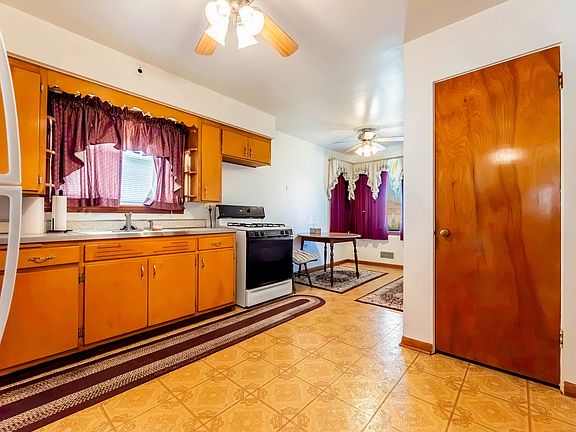 4th image of 7304 W 59th St