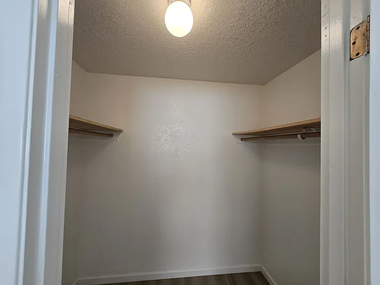 2469 NE Kerr St #6 — Photo 10