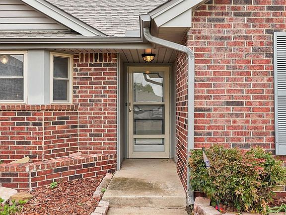 3rd image of 8416 Breezewood Dr