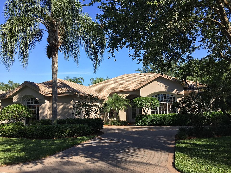1st image of 1079 Camelot Cir