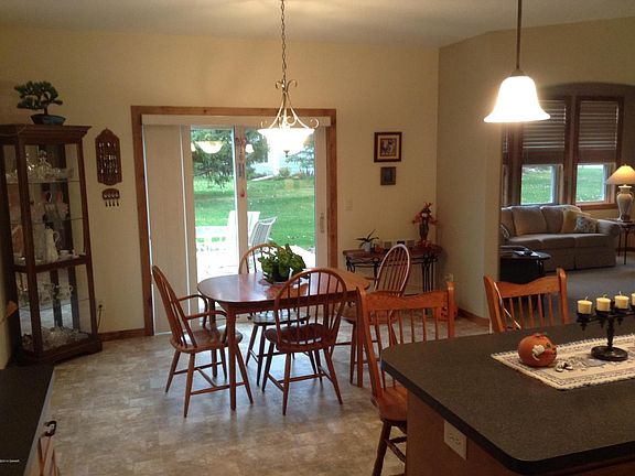 3rd image of 915 White Spruce Way NW