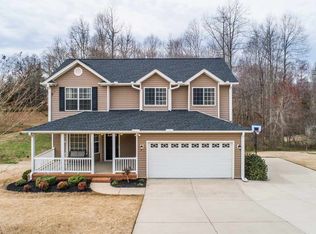 25 Sacha Ln, Travelers Rest, SC 29690