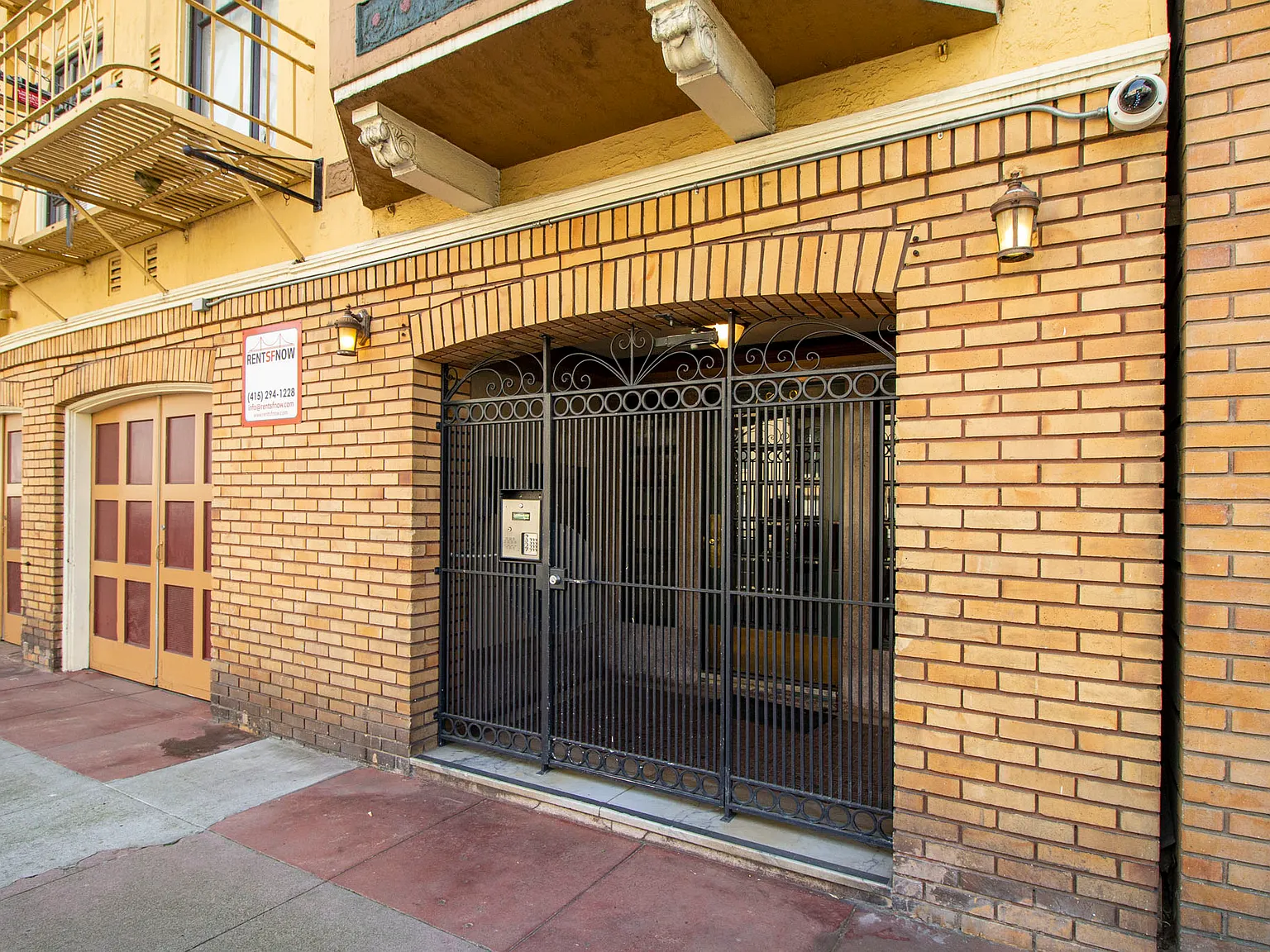 1819 Golden Gate — Photo 3