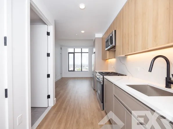 2230 Cropsey Avenue image 11 of 70