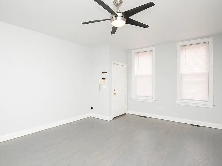 1858 W Cullerton St #1F — Photo 1