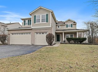 1041 Evergreen St, Mundelein, IL 60060