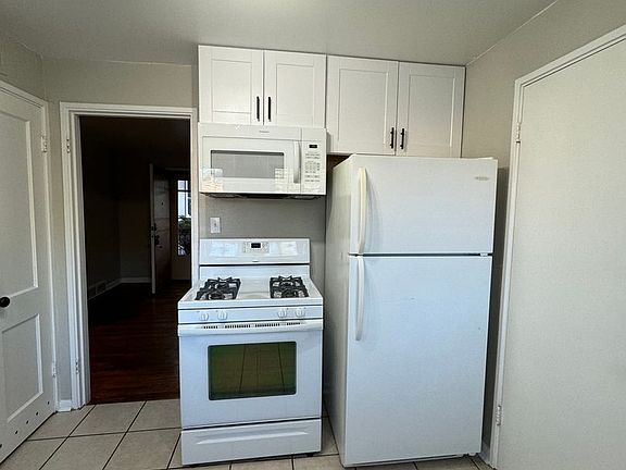 5th image of 458-464 Glen View Ct #460