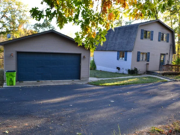 987 W Maplehurst Dr, Roscommon, MI 48653