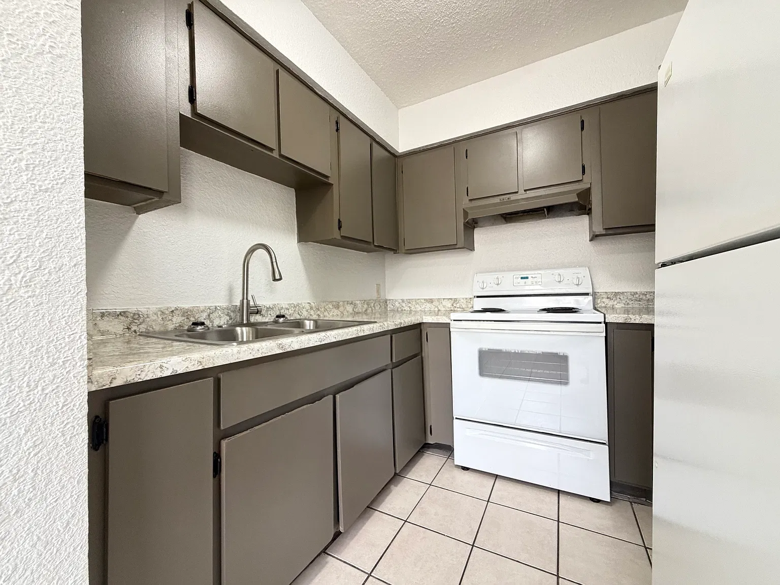 1 bed, $995 — Photo 2