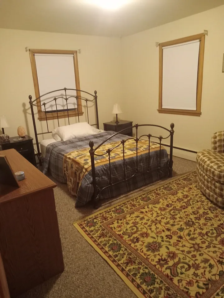 2 bed, 1000 sqft, $1,250 — Photo 2