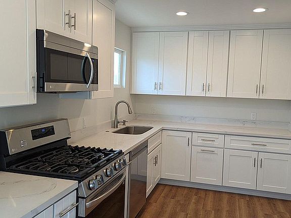 4th image of 4765-67 Gallatin Way