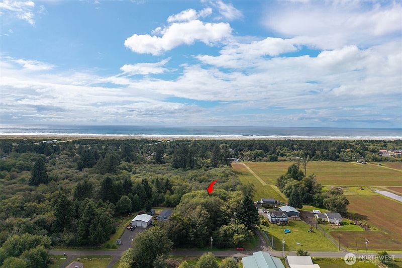 4th image of 1901 Cranberry Road