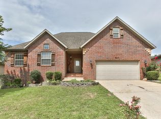 811 S Southgate Dr, Nixa, MO 65714