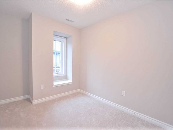 5th image of 445 Ontario St N #122