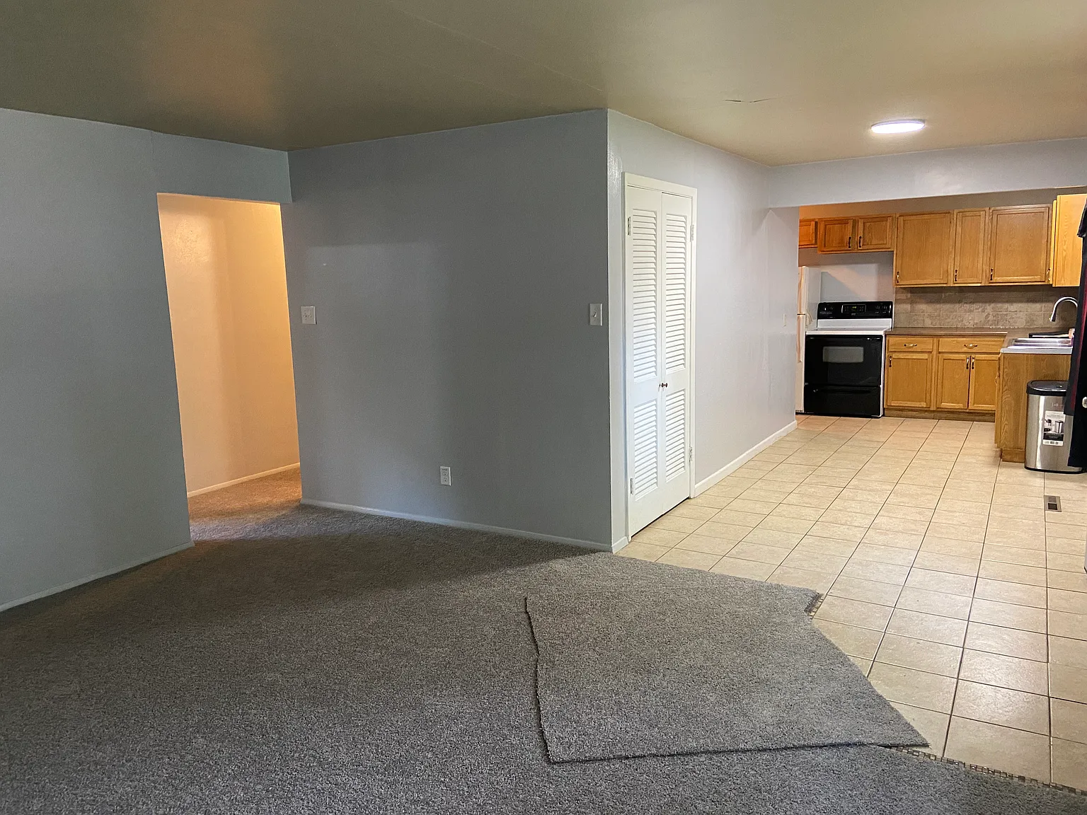 3 bed, 1.5 bath, 1020 sqft, $1,300 — Photo 3