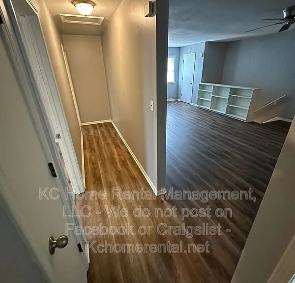 3028 N 71st St — Photo 11