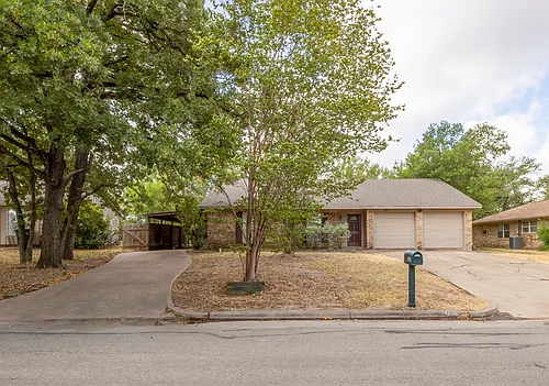 1202 Westover St Photo 1