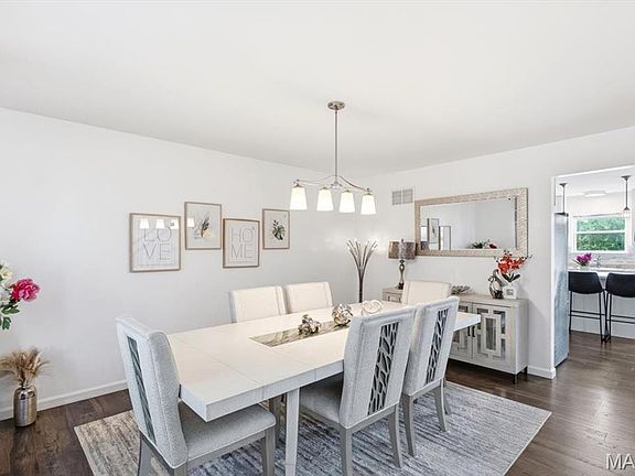 5th image of 11051 Arbor Gardens Dr