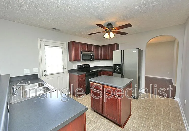 1909 Raj Dr — Photo 4
