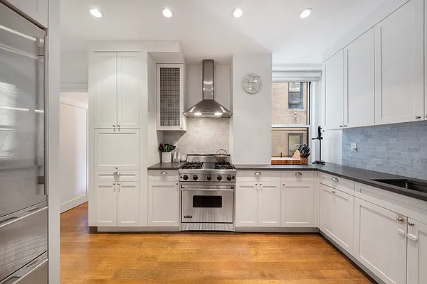Sold by Compass | media 7