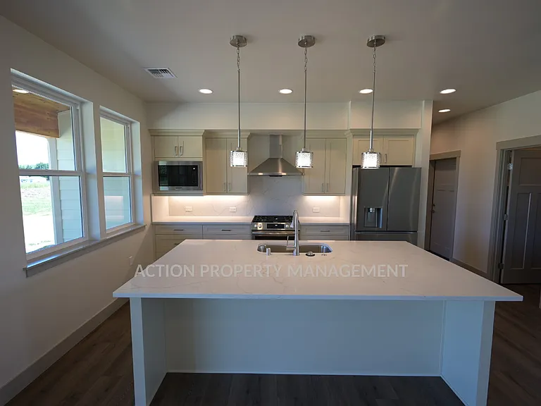 114 Turner Pl — Photo 10