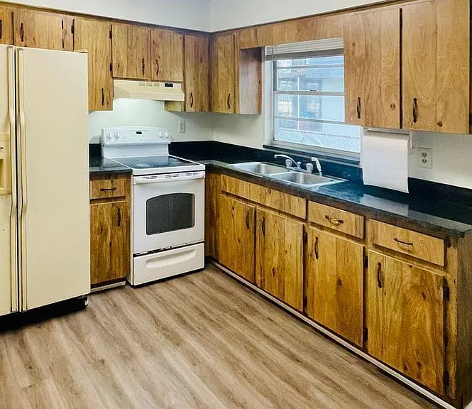 455 Arapahoe Ave — Photo 3