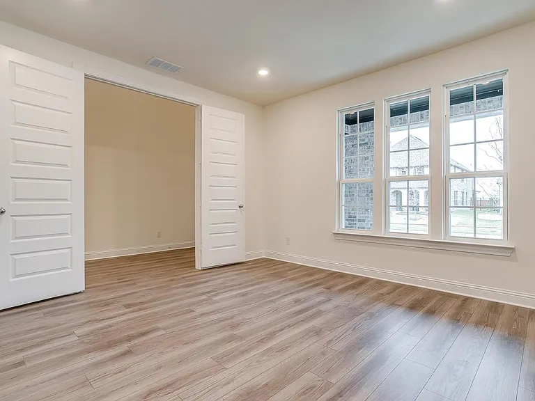 9836 Derbyshire Dr — Photo 54