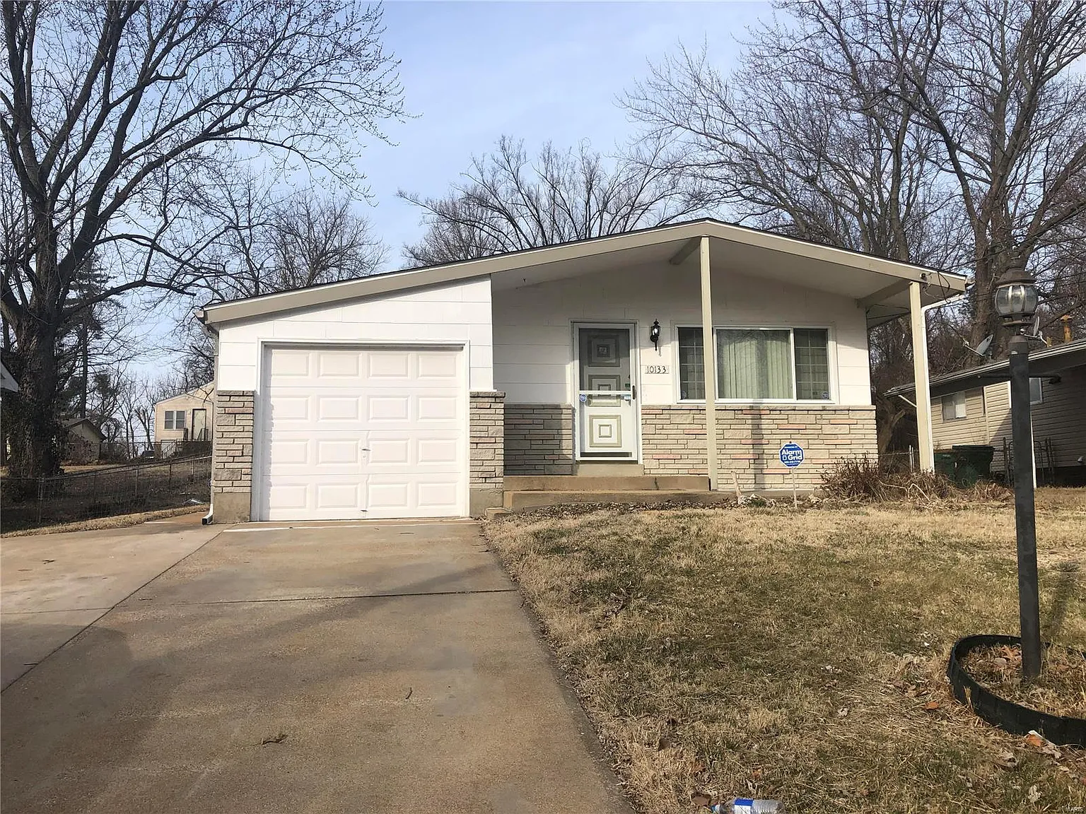 10133 Green Valley Dr photo 1