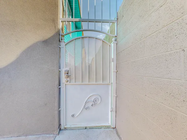 (undisclosed Address), Albuquerque, NM 87106