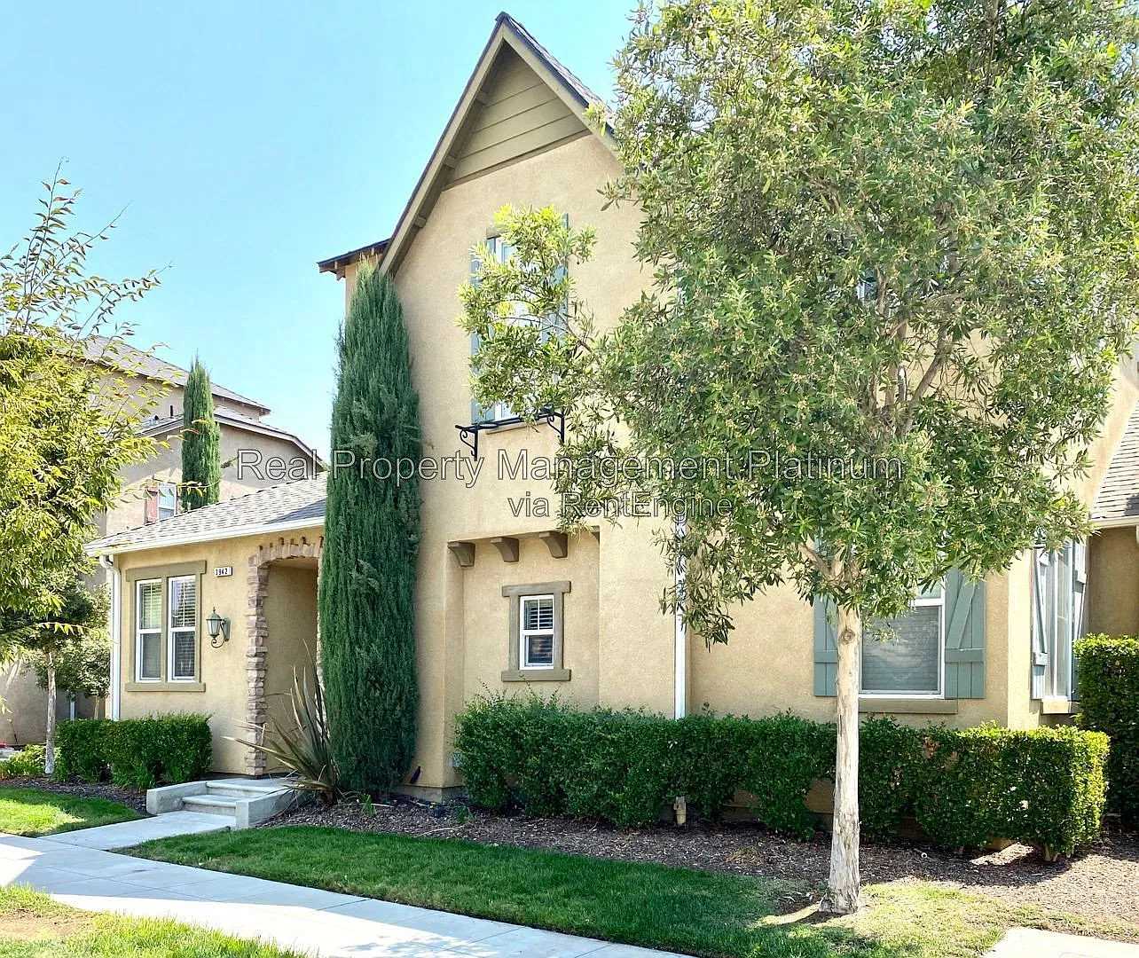 3 bed, 3.0 bath, 1361 sqft, $2,350 — Photo 1